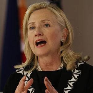 美国国务卿克林顿11月16日在马尼拉